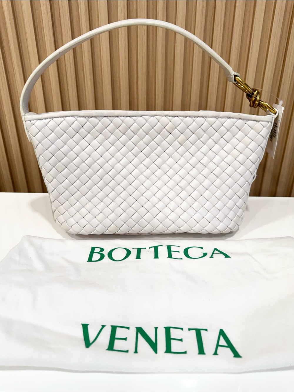 Bottega Veneta White Chalk Padded Intrecciato Leather Knot Shoulder Bag - Picture 1 of 13